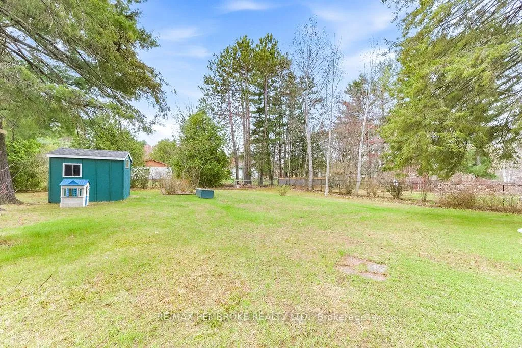 Photo 23 of 20 Elmer Avenue, Petawawa — HOMEH