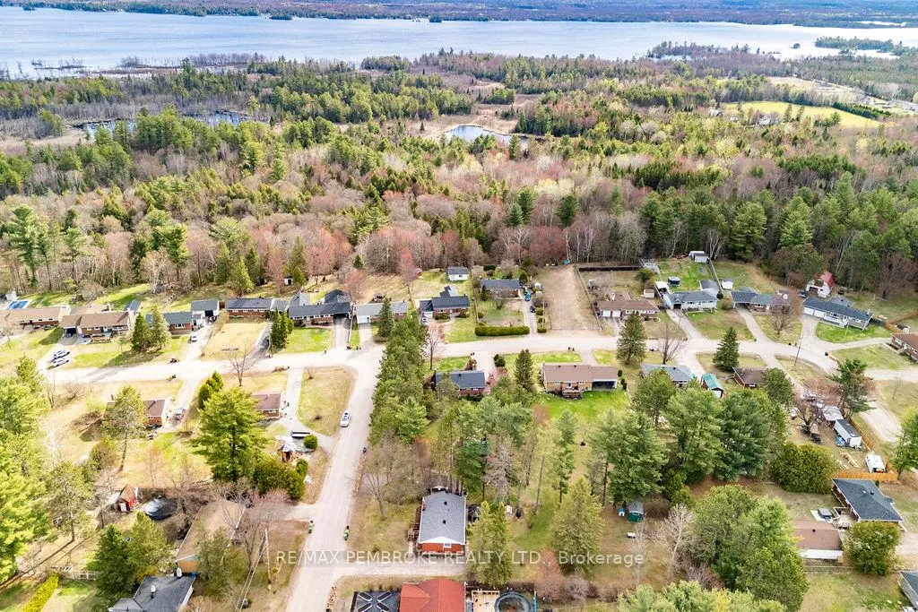Photo 27 of 20 Elmer Avenue, Petawawa — HOMEH