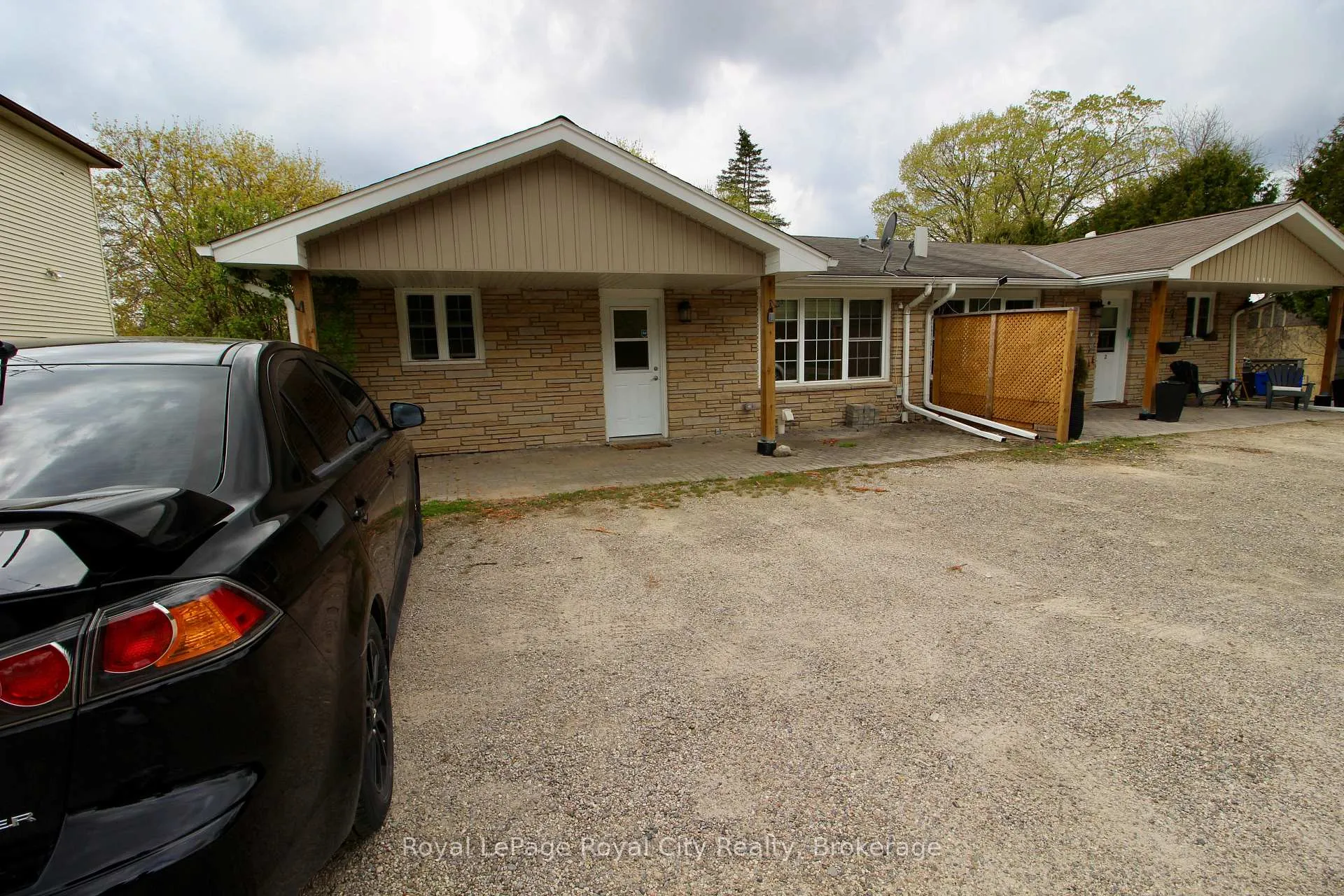 Photo 2 of Unit 1, 405 Main Street S, Guelph/Eramosa, Rockwood — HOMEH