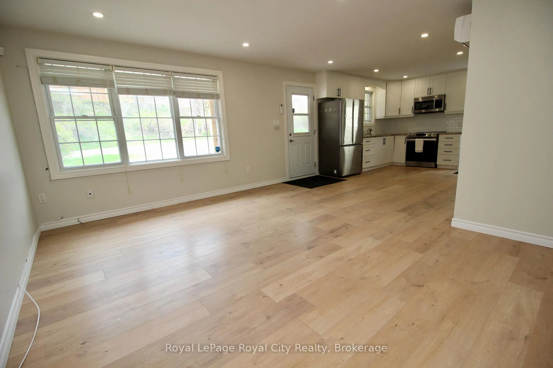 Photo 6 of Unit 1, 405 Main Street S, Guelph/Eramosa, Rockwood — HOMEH