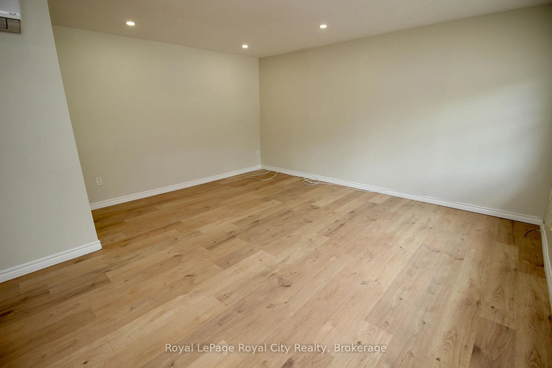 Photo 11 of Unit 1, 405 Main Street S, Guelph/Eramosa, Rockwood — HOMEH