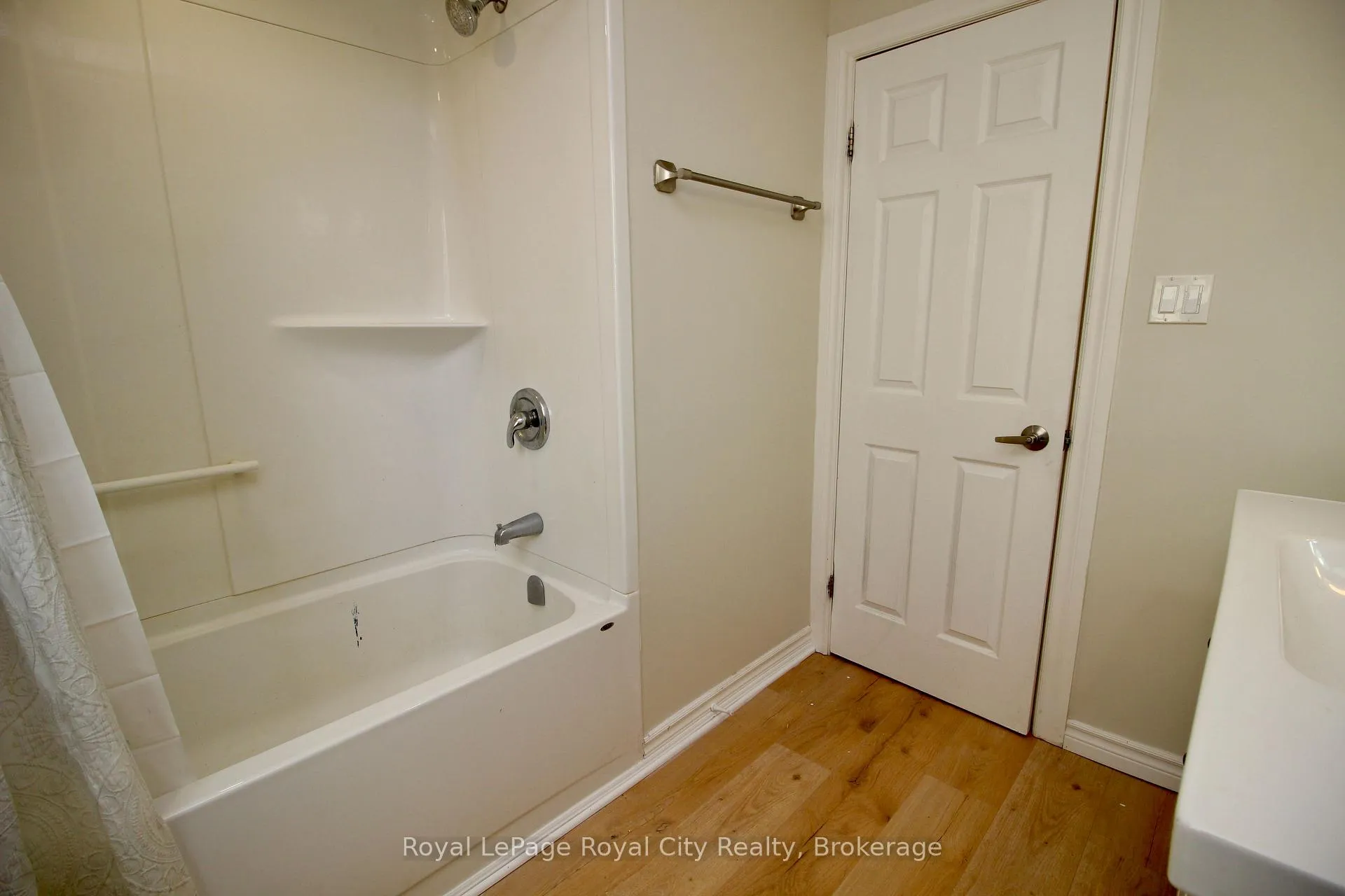 Photo 12 of Unit 1, 405 Main Street S, Guelph/Eramosa, Rockwood — HOMEH