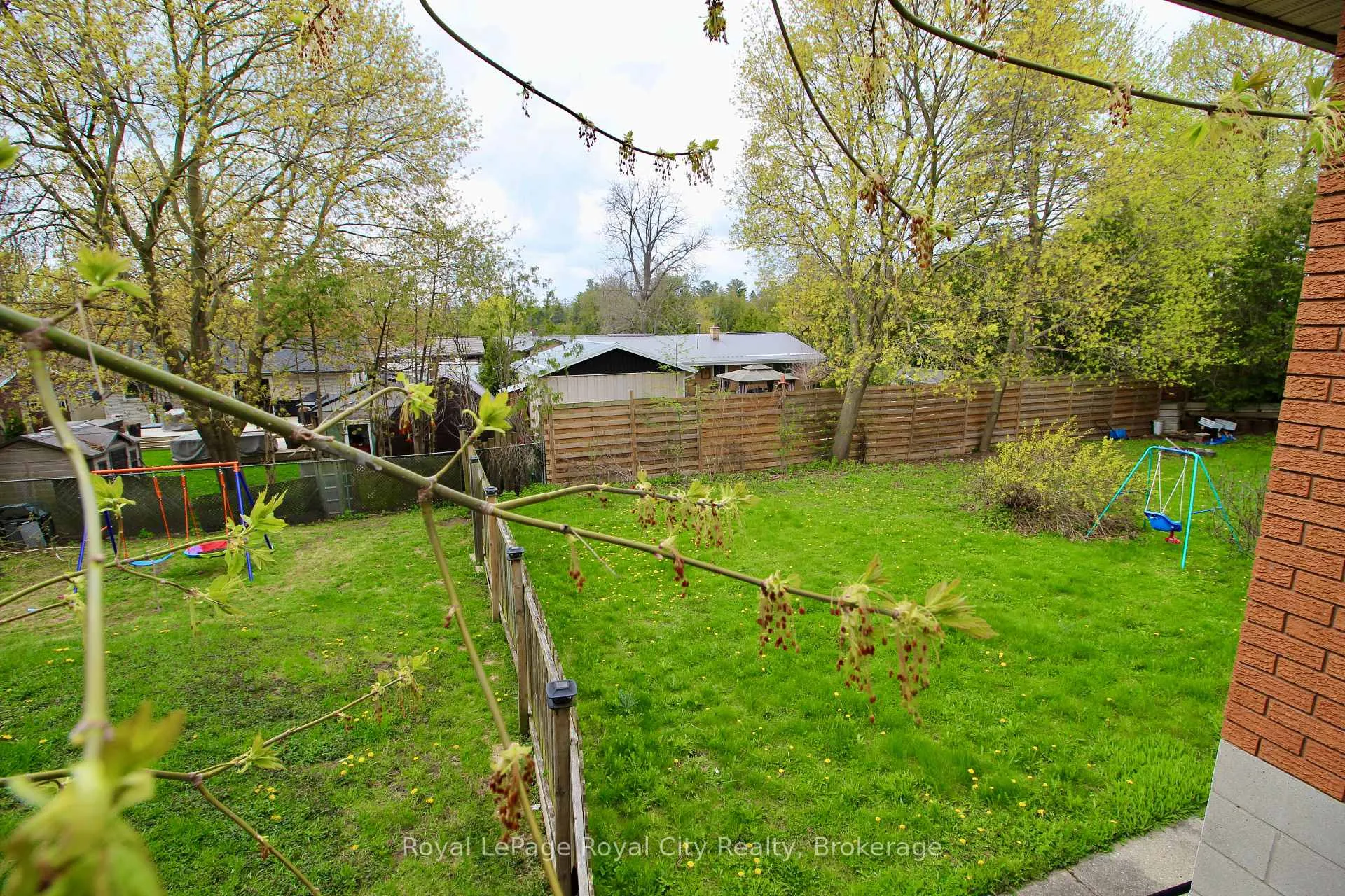 Photo 16 of Unit 1, 405 Main Street S, Guelph/Eramosa, Rockwood — HOMEH