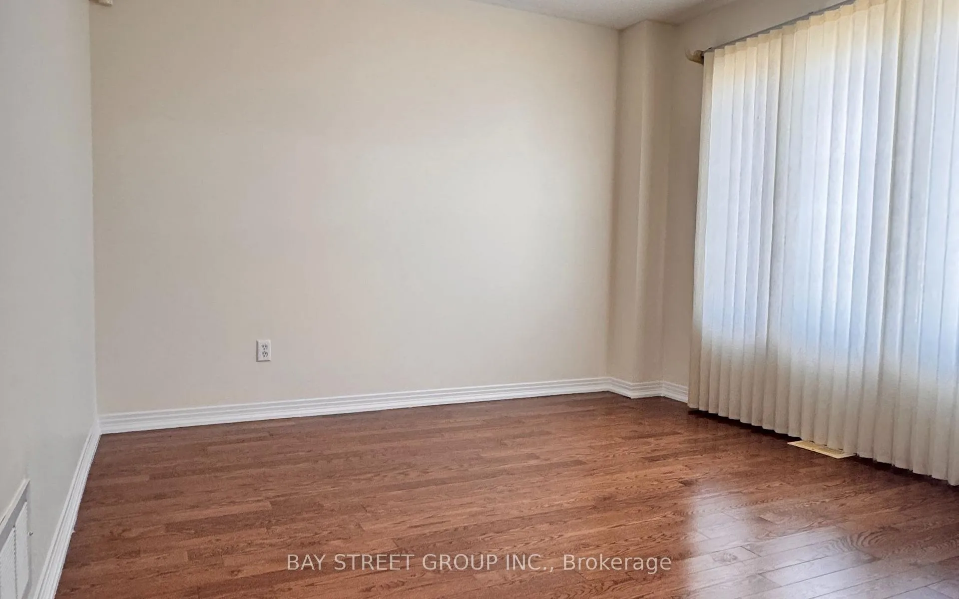 Photo 2 of 110 William Booth Avenue, Newmarket, Woodland Hill — HOMEH