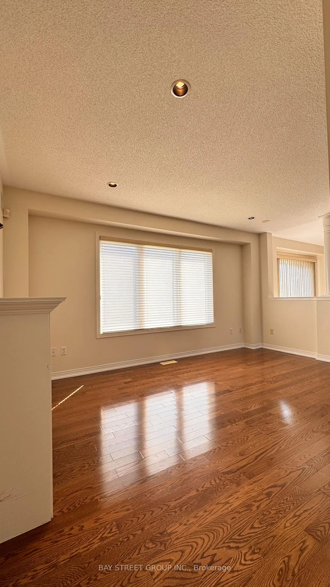 Photo 3 of 110 William Booth Avenue, Newmarket, Woodland Hill — HOMEH