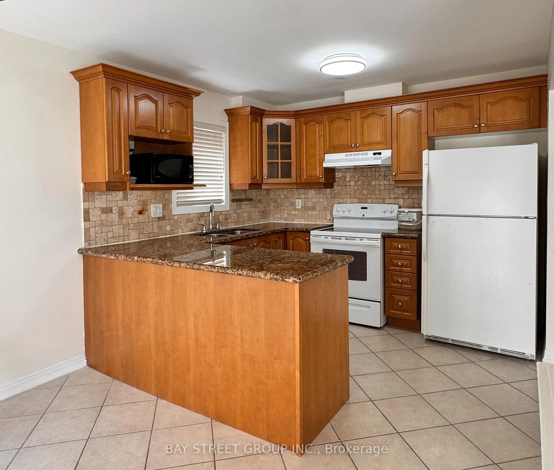 Photo 5 of 110 William Booth Avenue, Newmarket, Woodland Hill — HOMEH