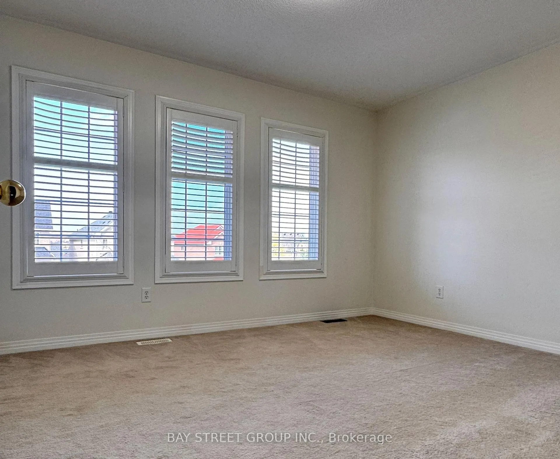 Photo 16 of 110 William Booth Avenue, Newmarket, Woodland Hill — HOMEH