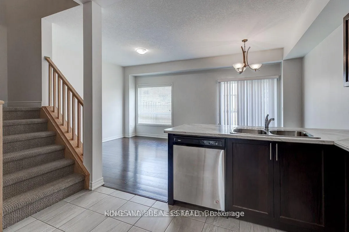 Photo 8 of 86 Bradbury Road, Hamilton, Stoney Creek Mountain — HOMEH