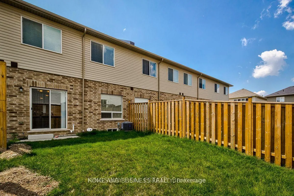 Photo 32 of 86 Bradbury Road, Hamilton, Stoney Creek Mountain — HOMEH