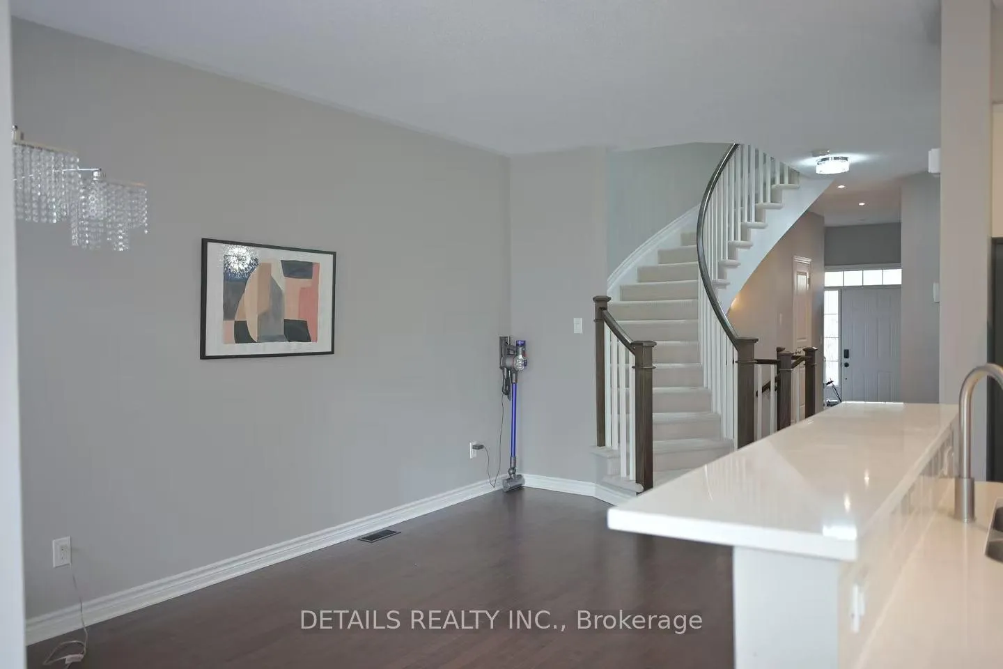 Photo 3 of 29 Torbec Avenue, Ottawa, Kanata - Kanata Lakes/Heritage Hills — HOMEH