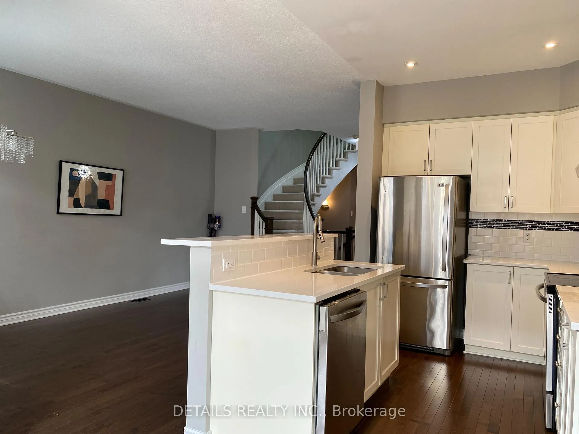 Photo 6 of 29 Torbec Avenue, Ottawa, Kanata - Kanata Lakes/Heritage Hills — HOMEH