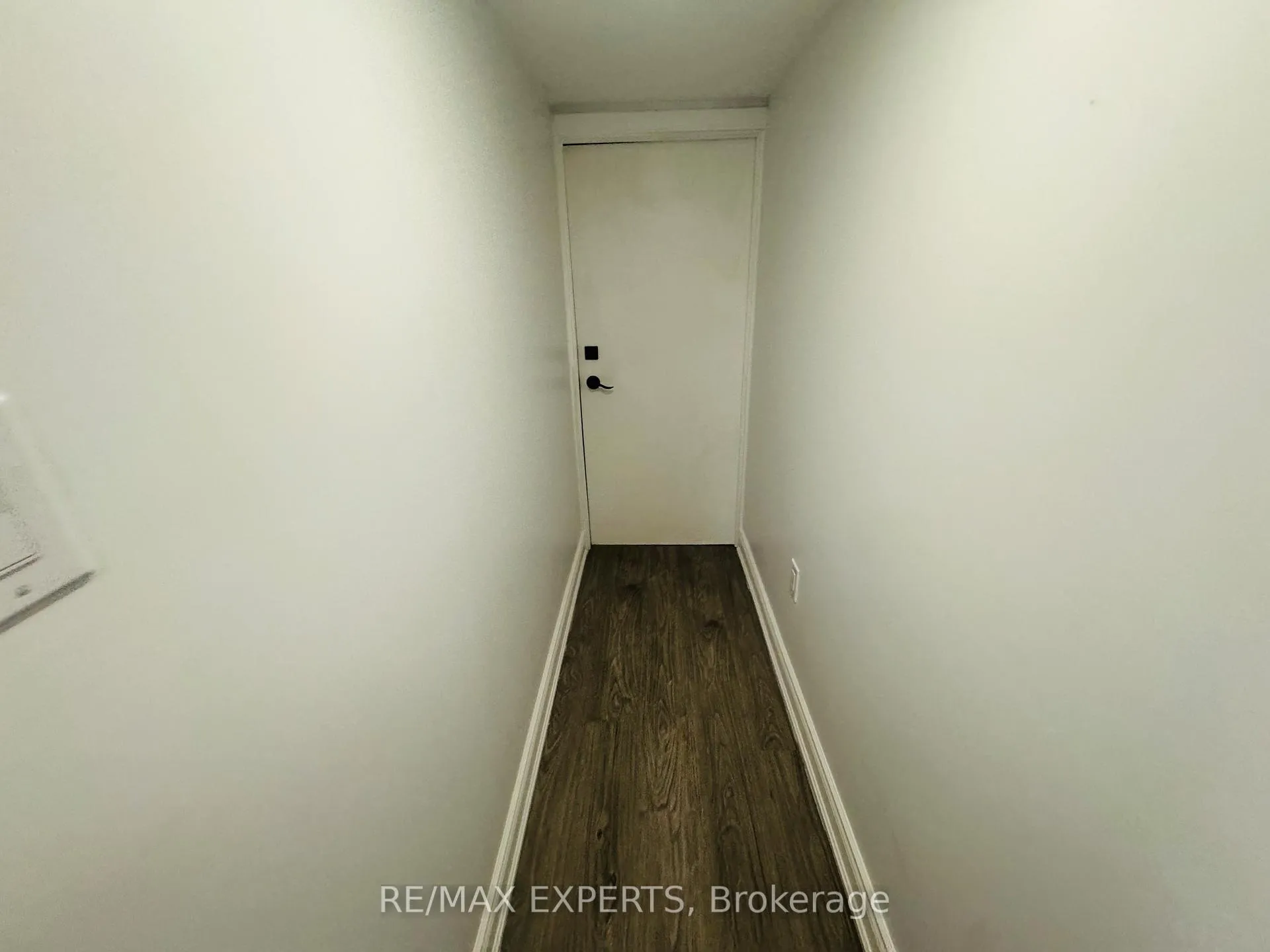 Photo 3 of 117 Baffin Crescent, Brampton, Northwest Brampton — HOMEH
