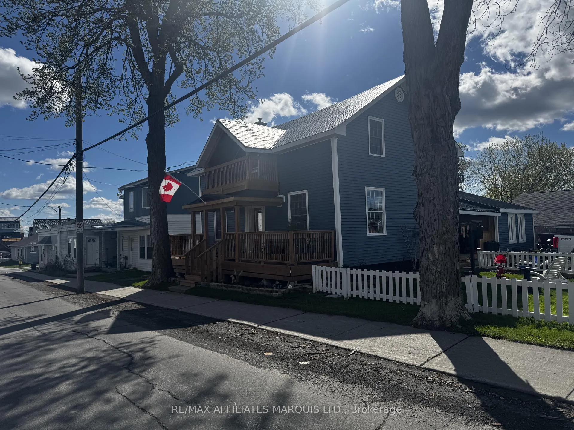Photo 3 of 58 Kenyon Street W, North Glengarry, Alexandria — HOMEH