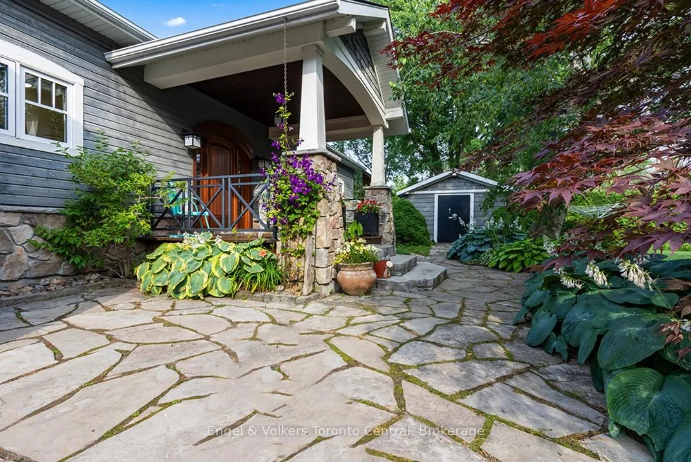 Photo 4 of 19 Georgian Manor Drive, Collingwood — HOMEH
