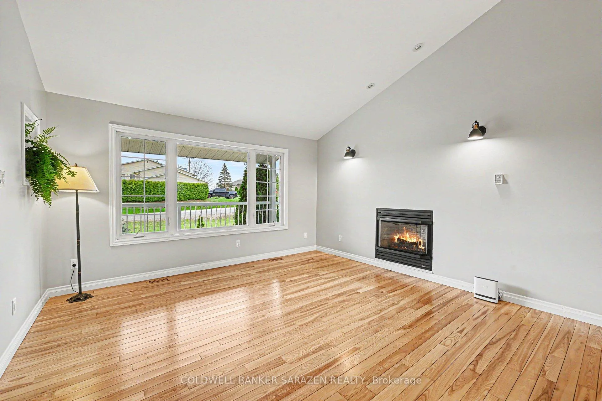 Photo 15 of 162 Erindale Avenue, Renfrew — HOMEH
