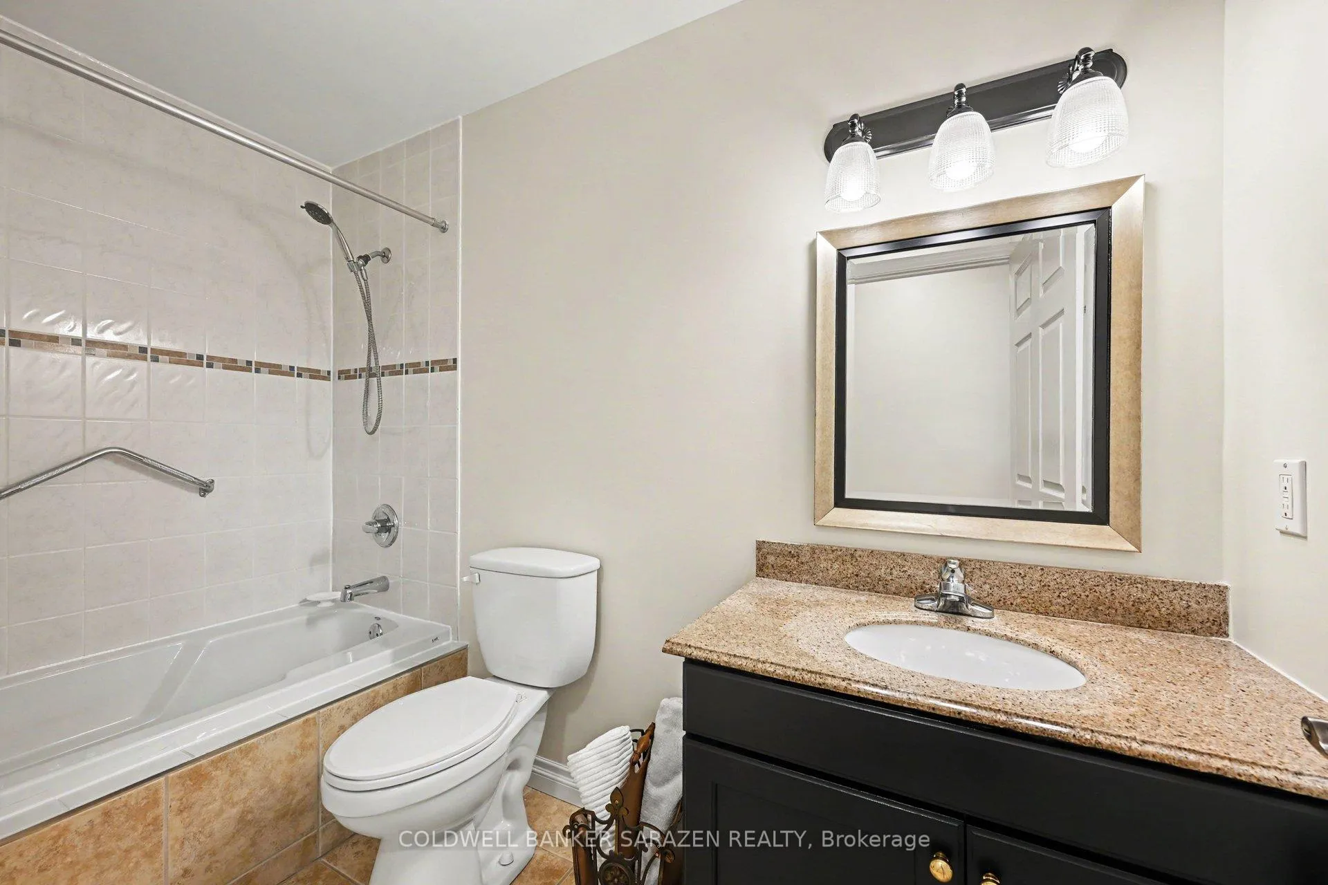 Photo 23 of 162 Erindale Avenue, Renfrew — HOMEH