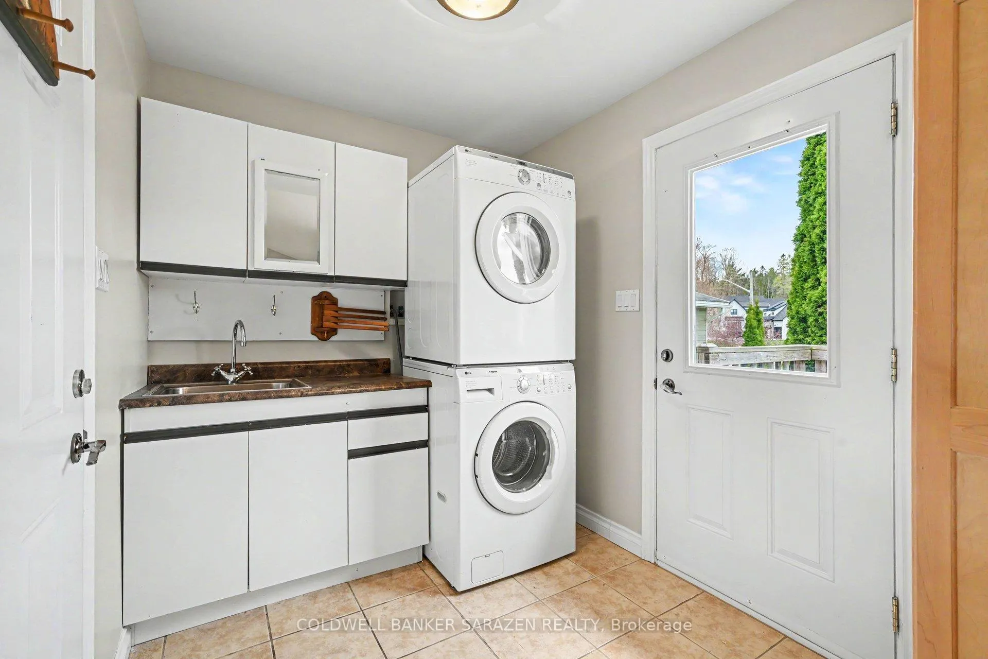 Photo 29 of 162 Erindale Avenue, Renfrew — HOMEH