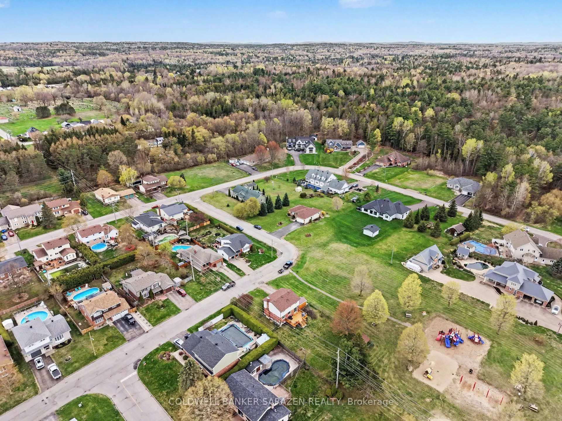 Photo 35 of 162 Erindale Avenue, Renfrew — HOMEH