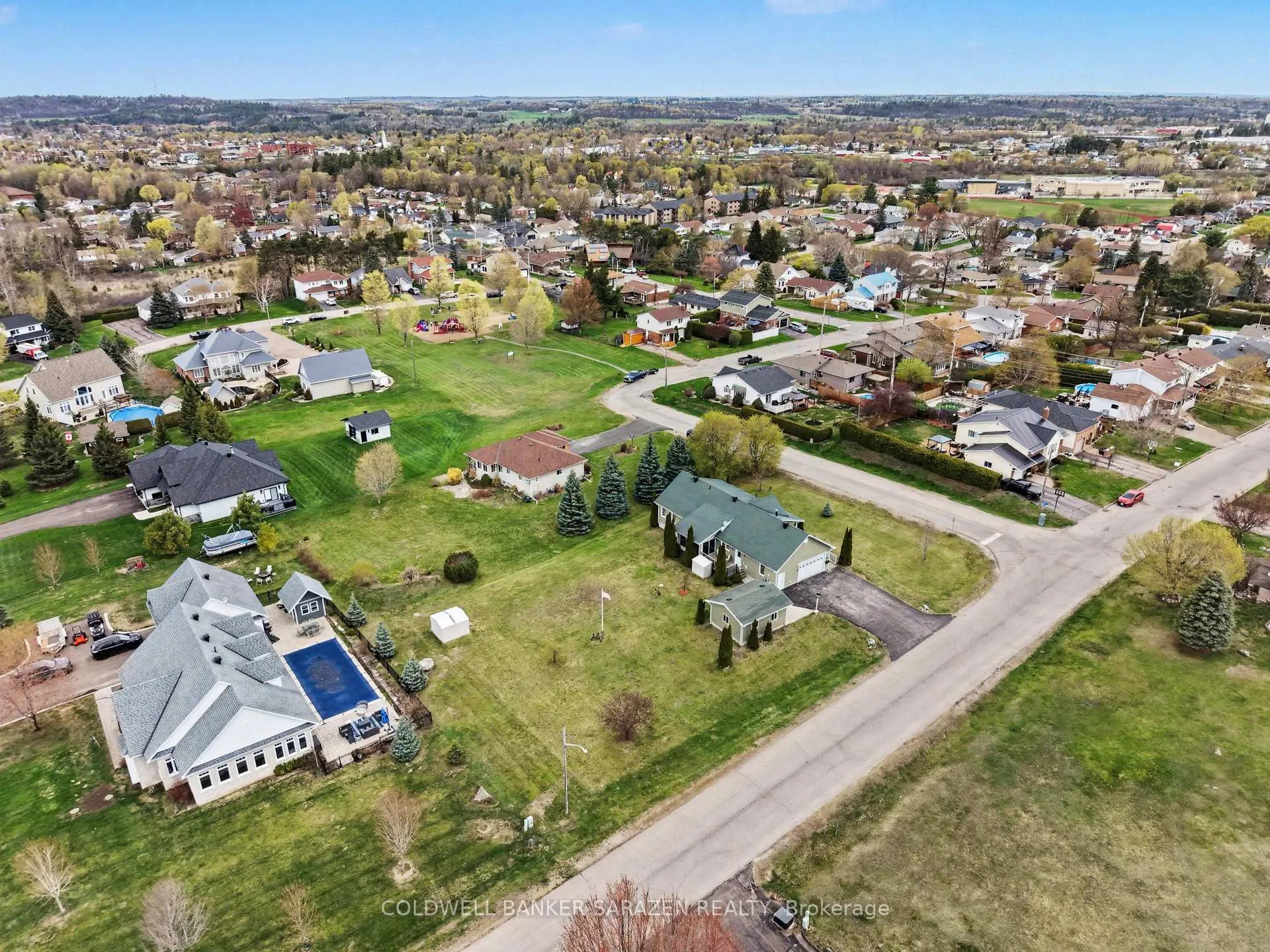 Photo 41 of 162 Erindale Avenue, Renfrew — HOMEH