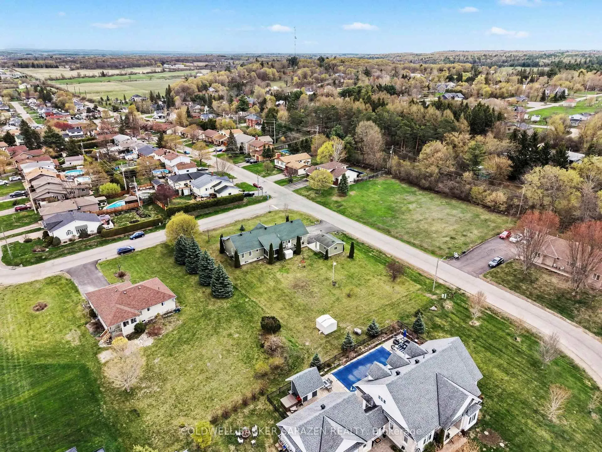 Photo 42 of 162 Erindale Avenue, Renfrew — HOMEH