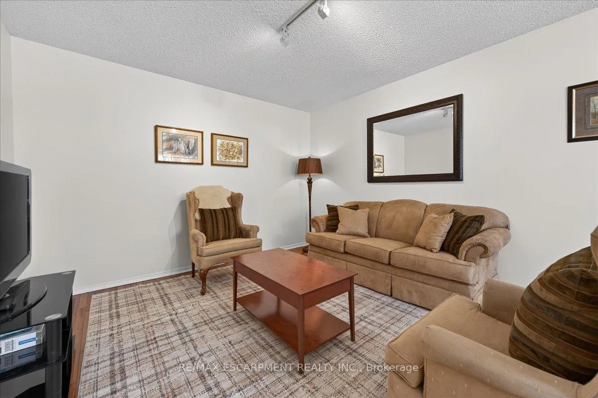 Photo 13 of 54 Goldcrest Drive, Hamilton, Stoney Creek — HOMEH