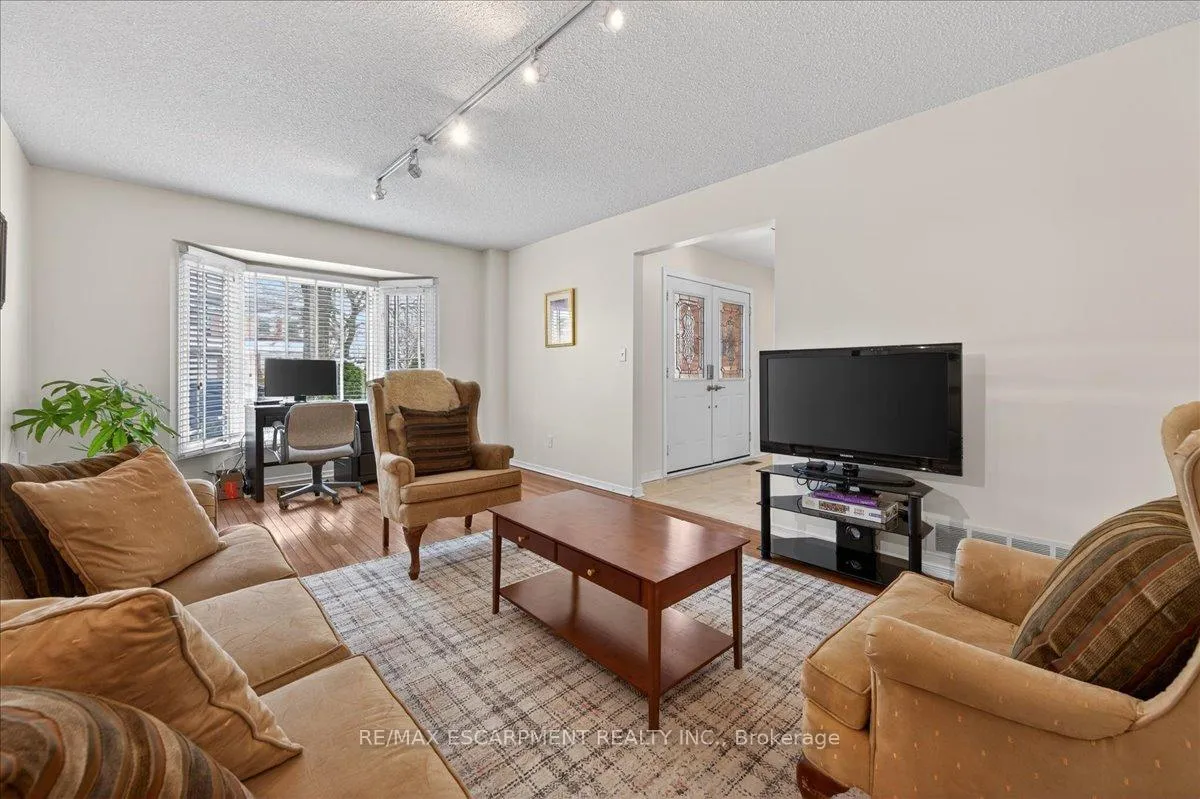 Photo 14 of 54 Goldcrest Drive, Hamilton, Stoney Creek — HOMEH