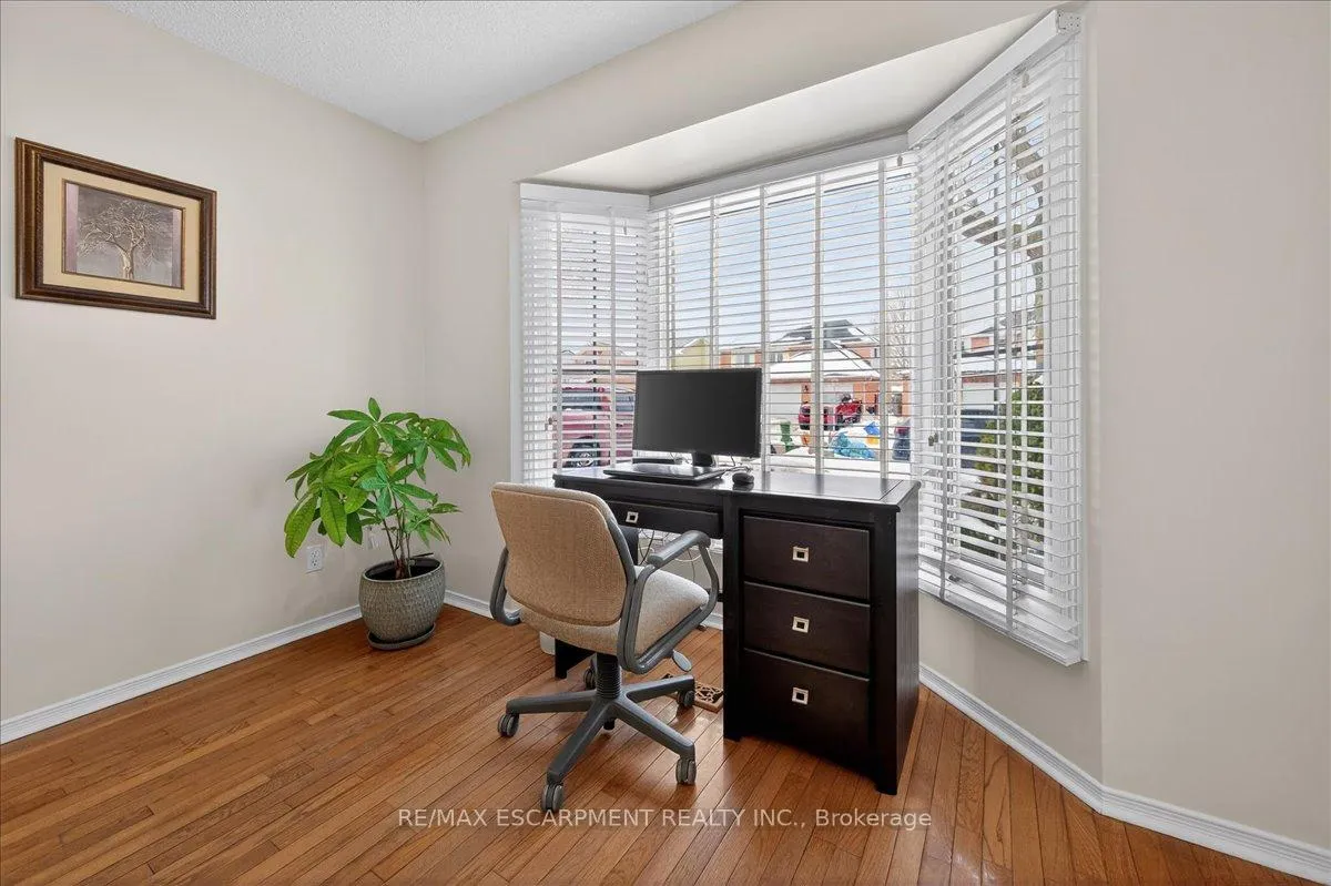 Photo 15 of 54 Goldcrest Drive, Hamilton, Stoney Creek — HOMEH
