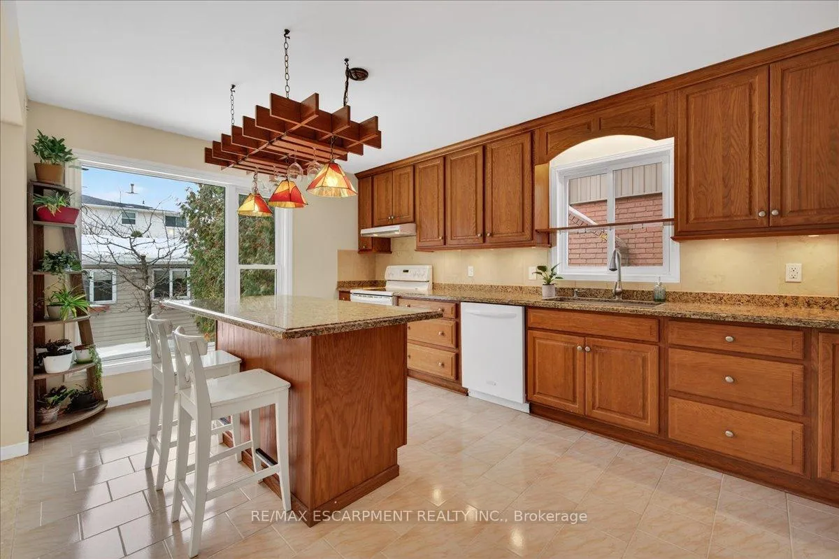 Photo 17 of 54 Goldcrest Drive, Hamilton, Stoney Creek — HOMEH