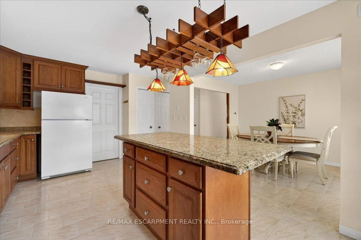 Photo 18 of 54 Goldcrest Drive, Hamilton, Stoney Creek — HOMEH