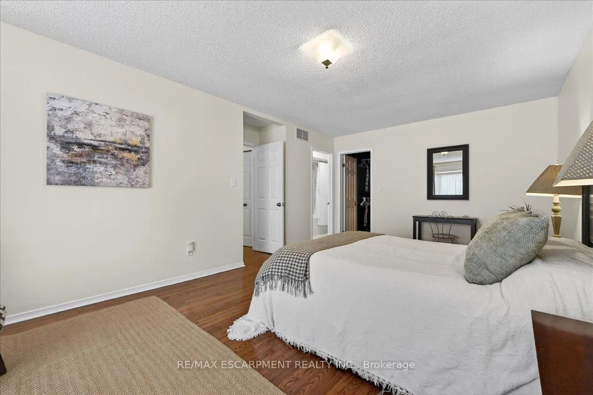 Photo 25 of 54 Goldcrest Drive, Hamilton, Stoney Creek — HOMEH