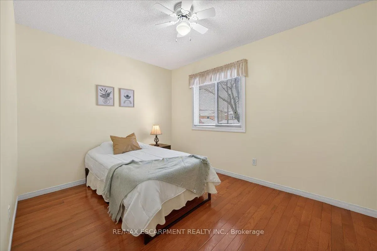 Photo 30 of 54 Goldcrest Drive, Hamilton, Stoney Creek — HOMEH