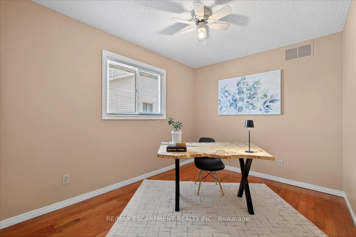 Photo 33 of 54 Goldcrest Drive, Hamilton, Stoney Creek — HOMEH