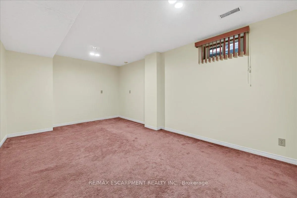 Photo 35 of 54 Goldcrest Drive, Hamilton, Stoney Creek — HOMEH