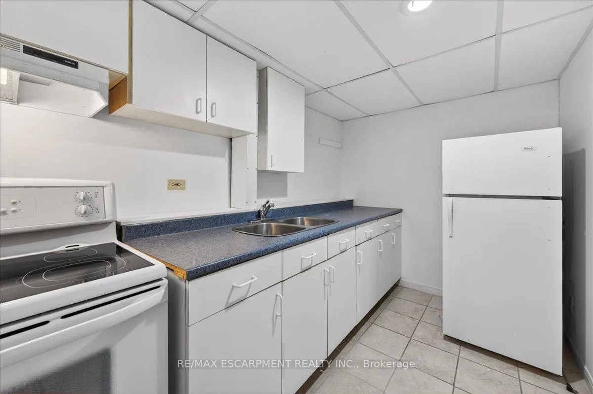 Photo 36 of 54 Goldcrest Drive, Hamilton, Stoney Creek — HOMEH