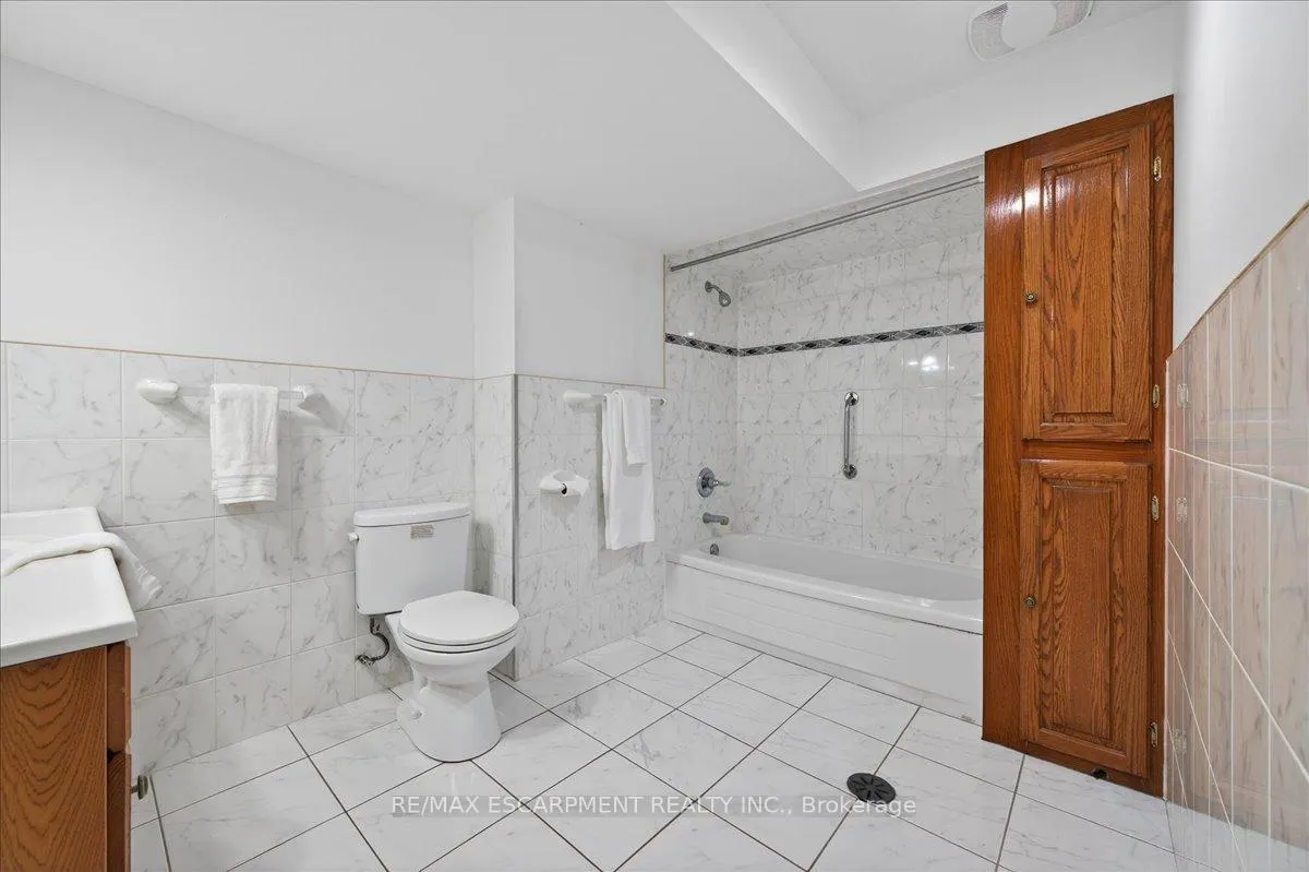 Photo 38 of 54 Goldcrest Drive, Hamilton, Stoney Creek — HOMEH