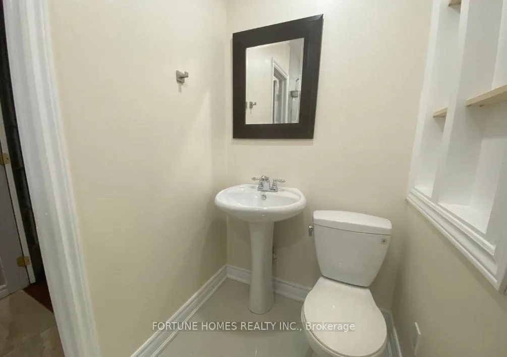 Photo 3 of 32 gable Place, Brampton, Northgate — HOMEH