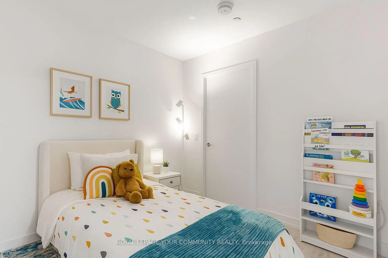 Photo 4 of Unit 1021, 33 Helendale Avenue, Toronto, Yonge-Eglinton — HOMEH