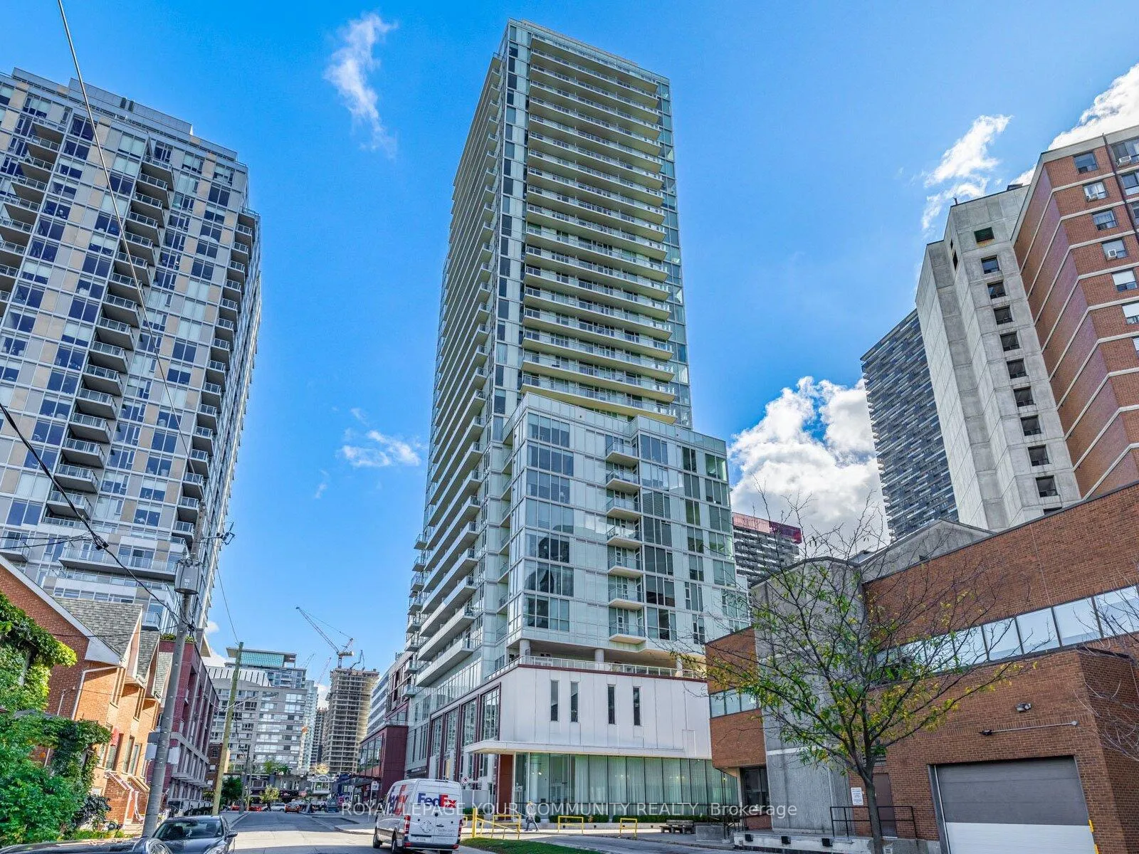 Photo 5 of Unit 1021, 33 Helendale Avenue, Toronto, Yonge-Eglinton — HOMEH