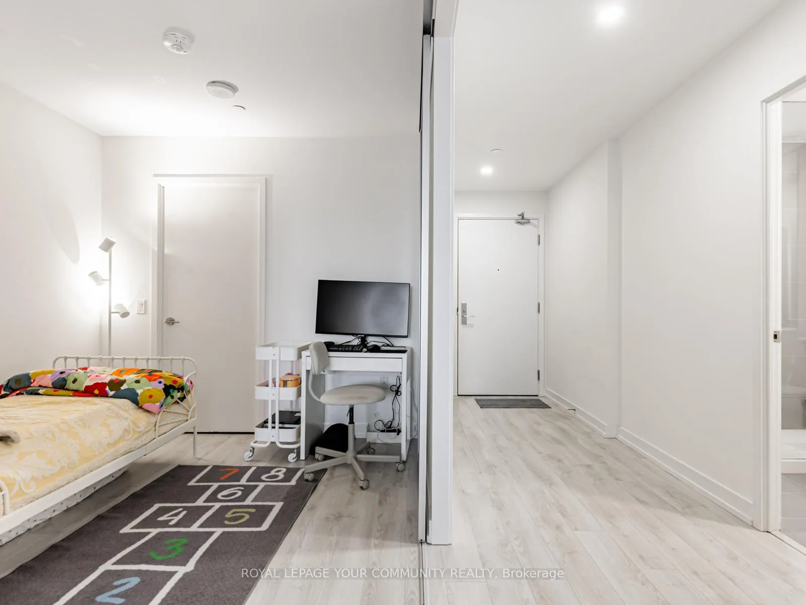 Photo 8 of Unit 1021, 33 Helendale Avenue, Toronto, Yonge-Eglinton — HOMEH
