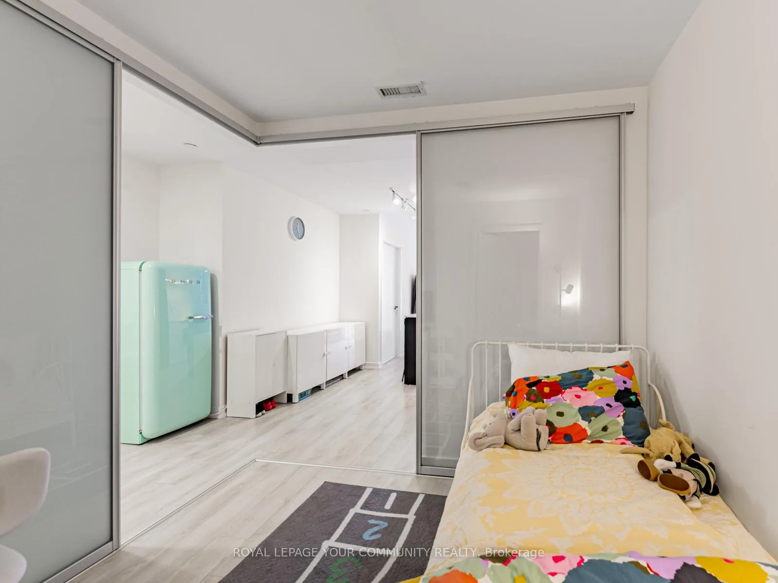 Photo 9 of Unit 1021, 33 Helendale Avenue, Toronto, Yonge-Eglinton — HOMEH