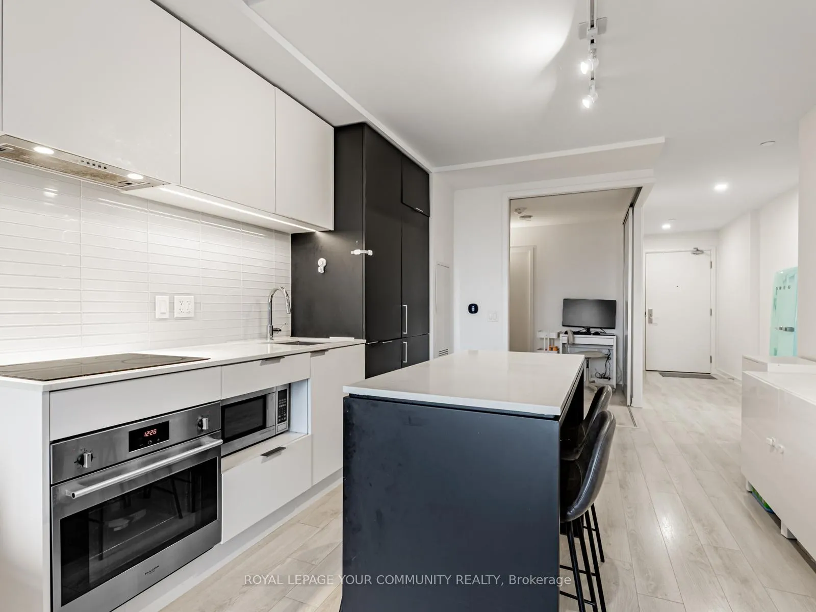 Photo 13 of Unit 1021, 33 Helendale Avenue, Toronto, Yonge-Eglinton — HOMEH