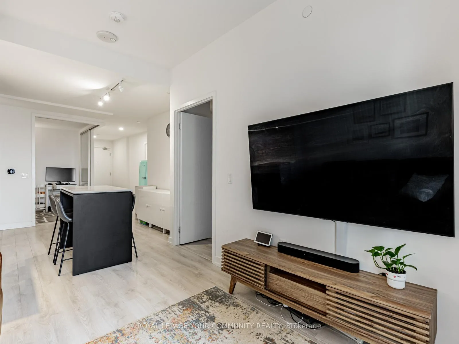 Photo 17 of Unit 1021, 33 Helendale Avenue, Toronto, Yonge-Eglinton — HOMEH