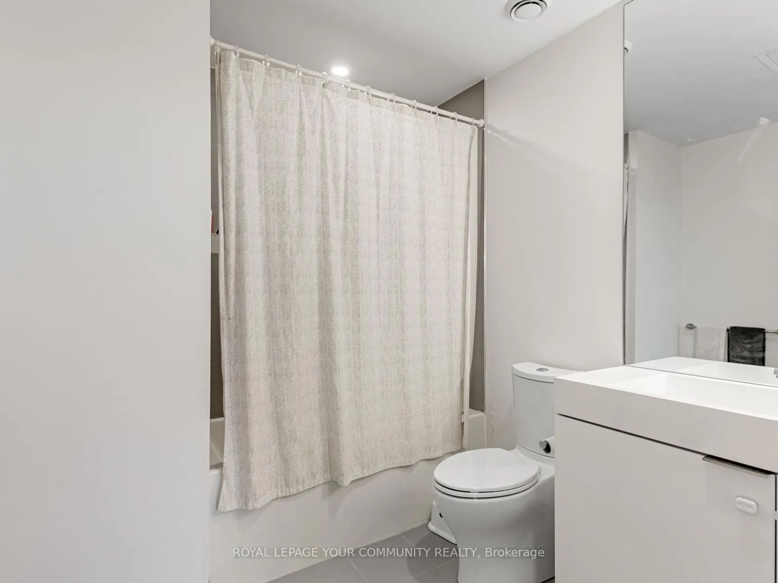 Photo 27 of Unit 1021, 33 Helendale Avenue, Toronto, Yonge-Eglinton — HOMEH