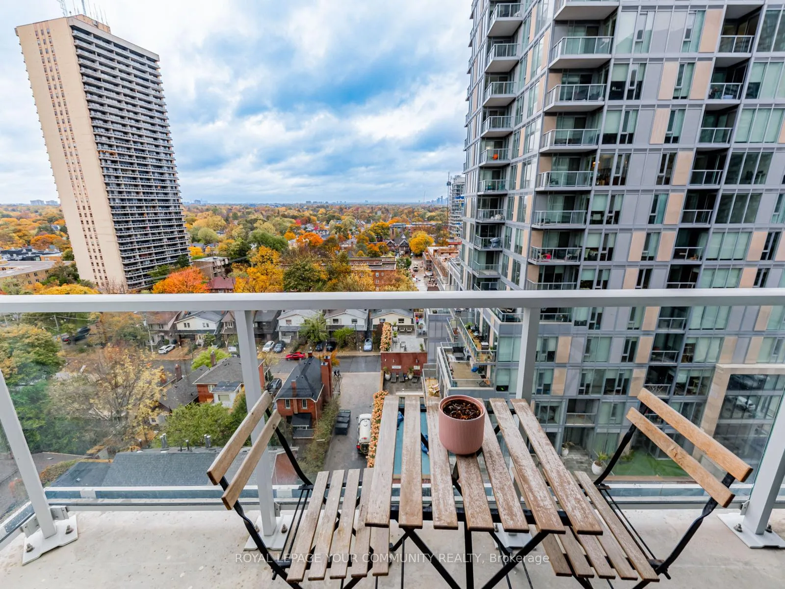 Photo 28 of Unit 1021, 33 Helendale Avenue, Toronto, Yonge-Eglinton — HOMEH