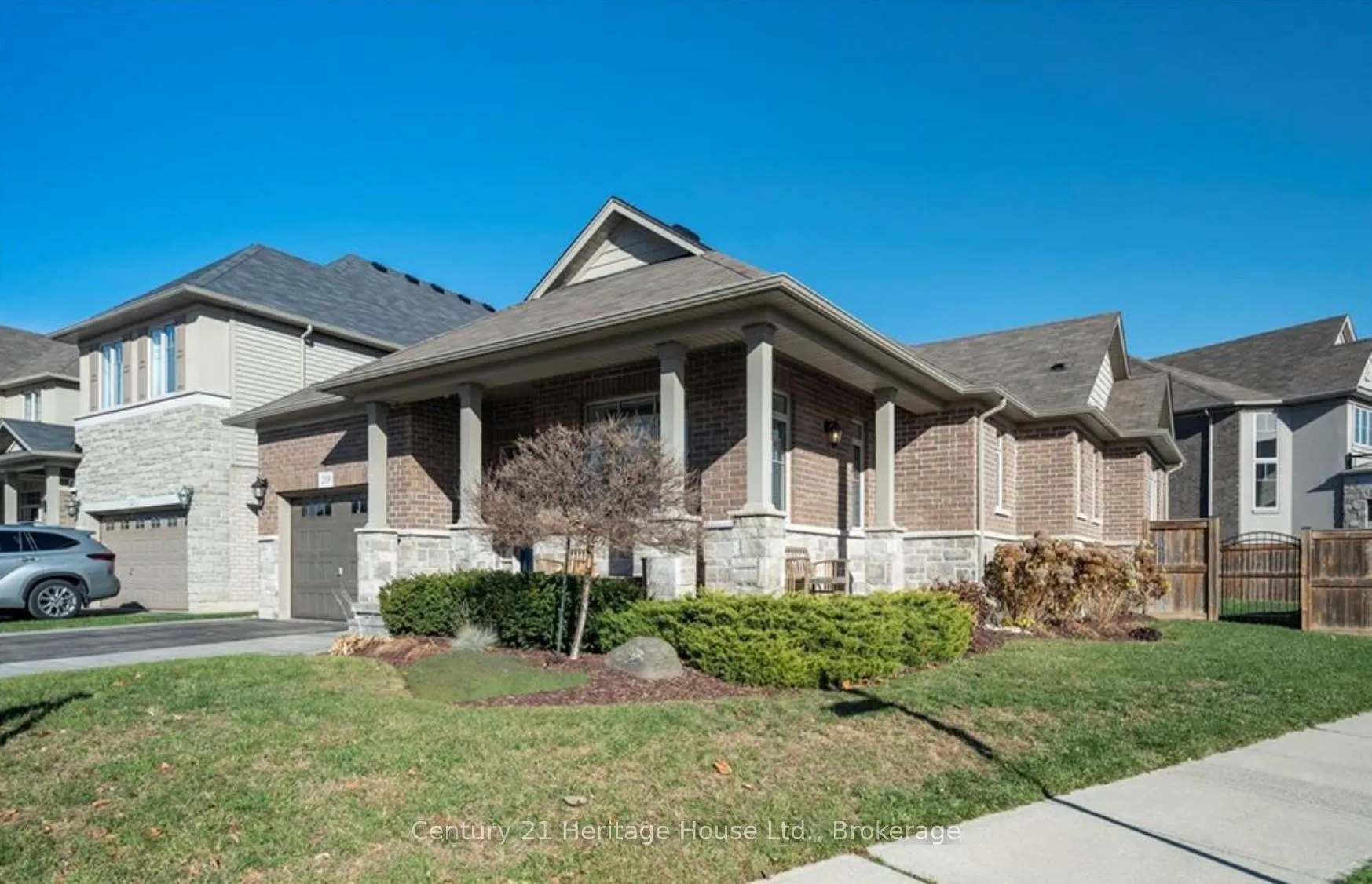 Photo 2 of 219 Falconridge Drive, Kitchener, Bridgeport — HOMEH