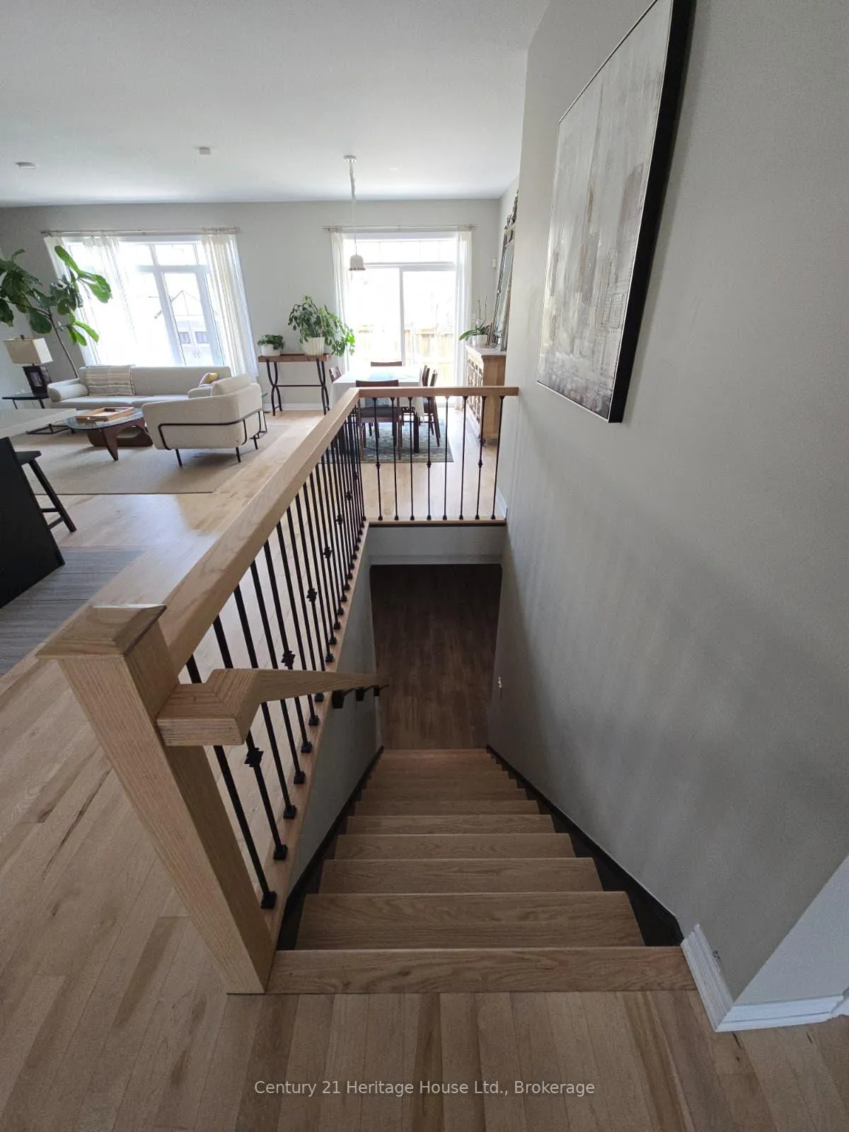 Photo 4 of 219 Falconridge Drive, Kitchener, Bridgeport — HOMEH