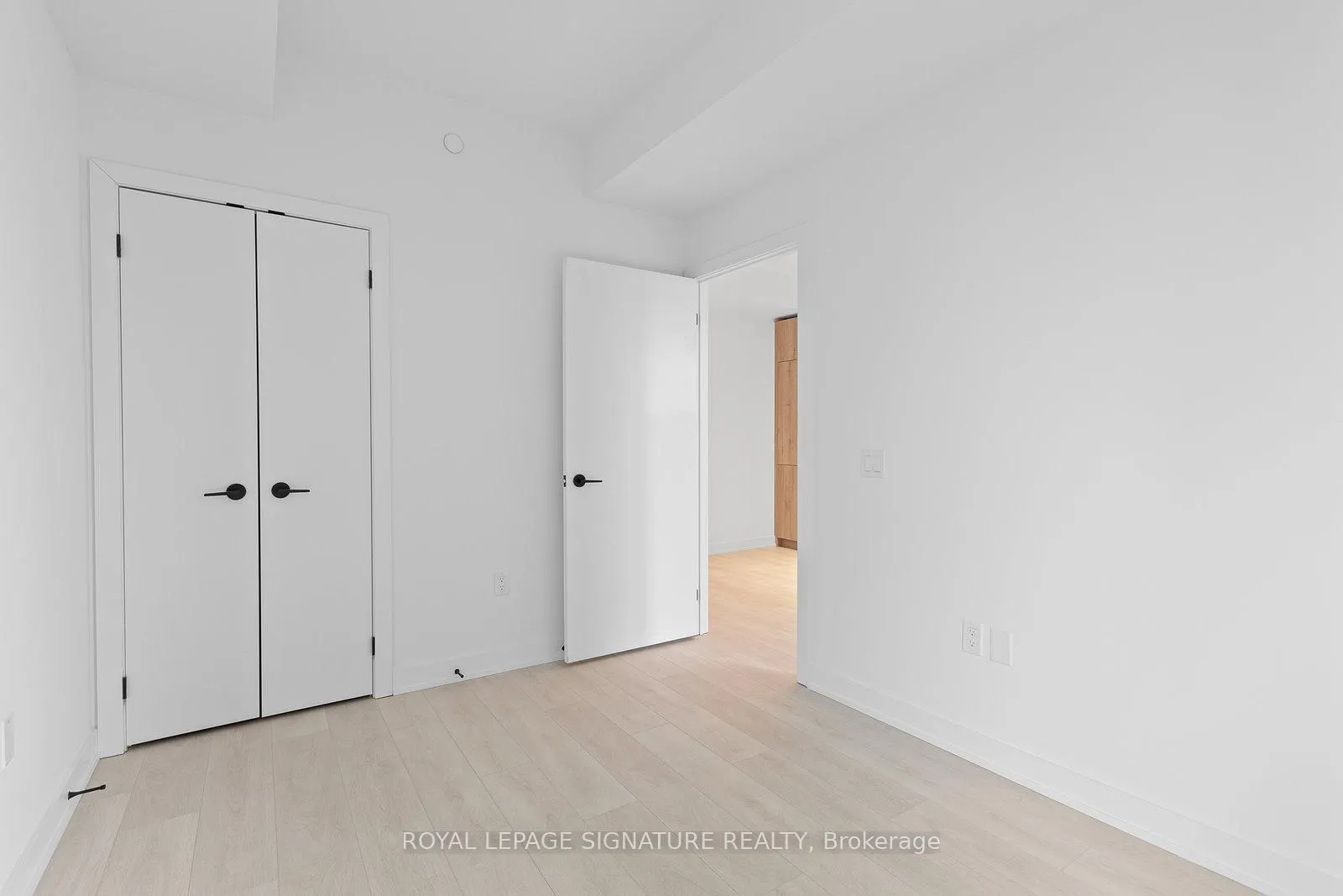 Photo 13 of Unit 1613, 117 Broadway Avenue, Toronto, Mount Pleasant West — HOMEH