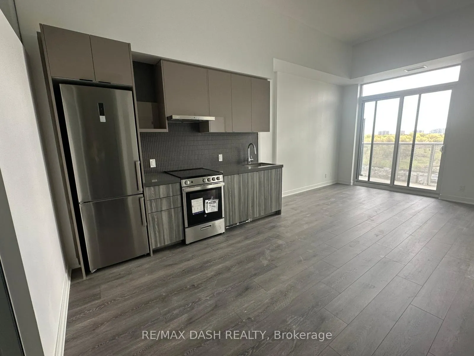 Photo 9 of Unit 406, 10 Flavelle Trail, Vaughan, Steeles West Industrial — HOMEH