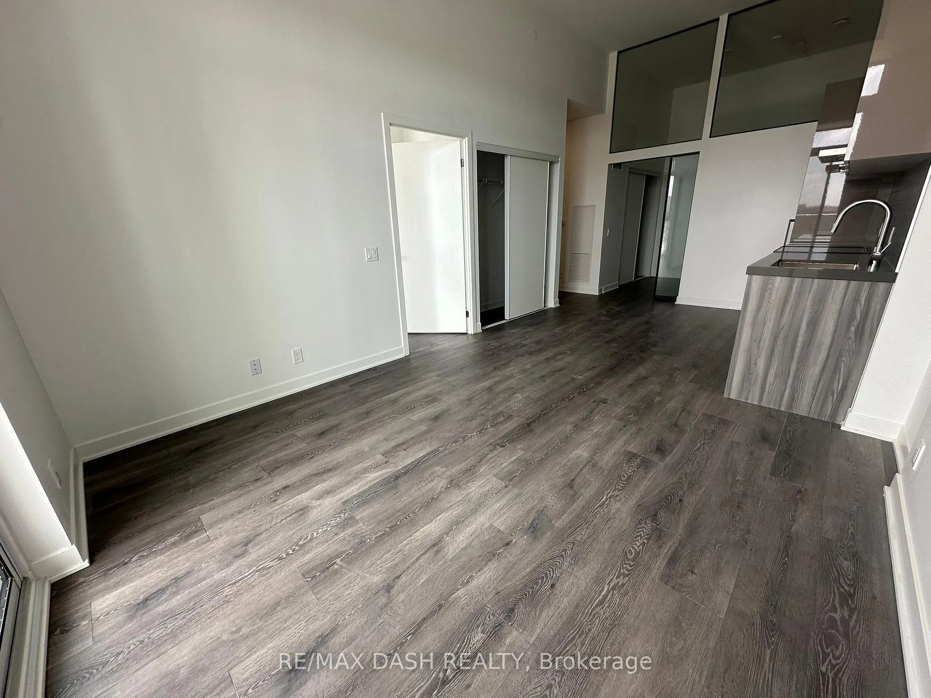 Photo 11 of Unit 406, 10 Flavelle Trail, Vaughan, Steeles West Industrial — HOMEH