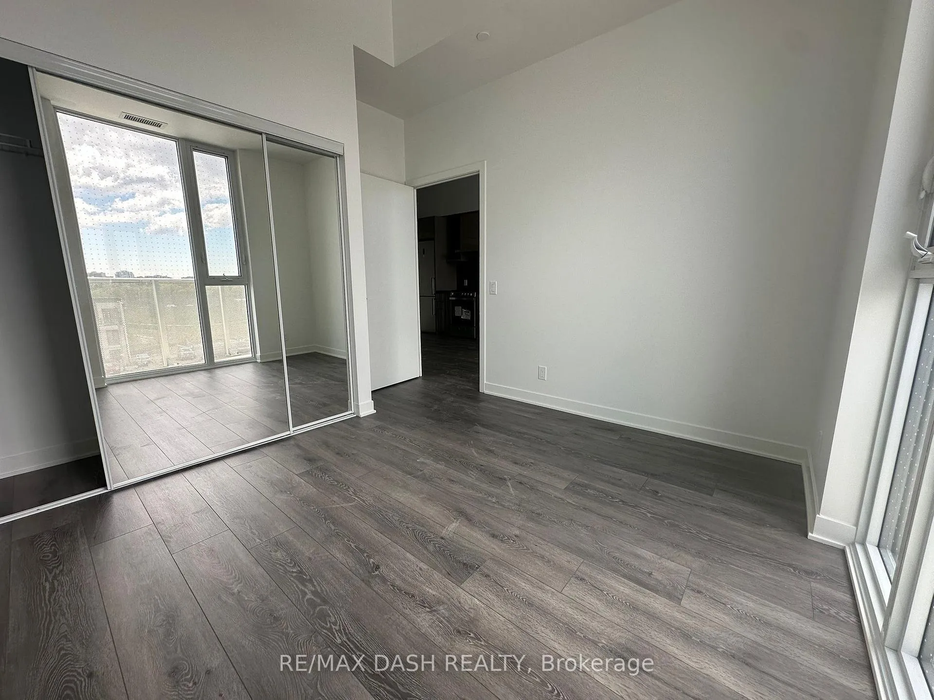 Photo 16 of Unit 406, 10 Flavelle Trail, Vaughan, Steeles West Industrial — HOMEH